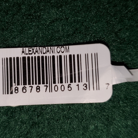 Alex and Ani St. Patrick's Day Lucky Clover NWT - Picture 5 of 6